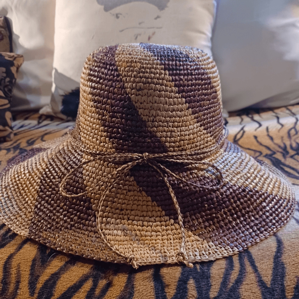 NEW! Rare WYETH Brown and Tan Straw Woven Bucket Hat